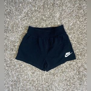 Nike kid girl  Black Shorts size 6